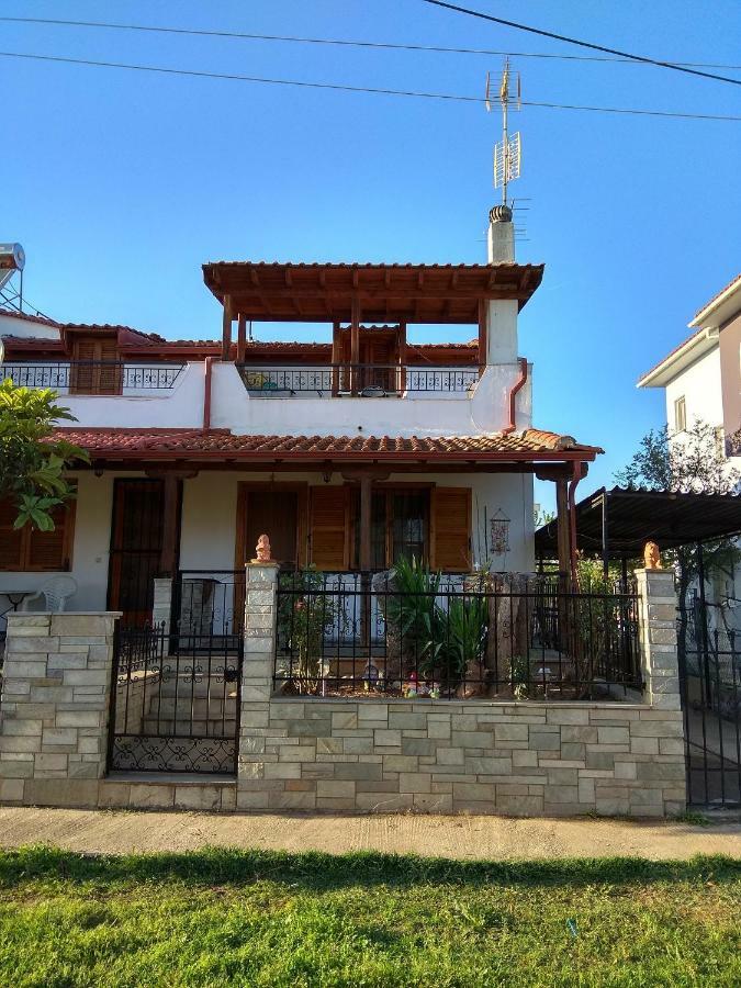 Family Seaside House In Mouries Villa Paralia Dionysiou Exteriör bild